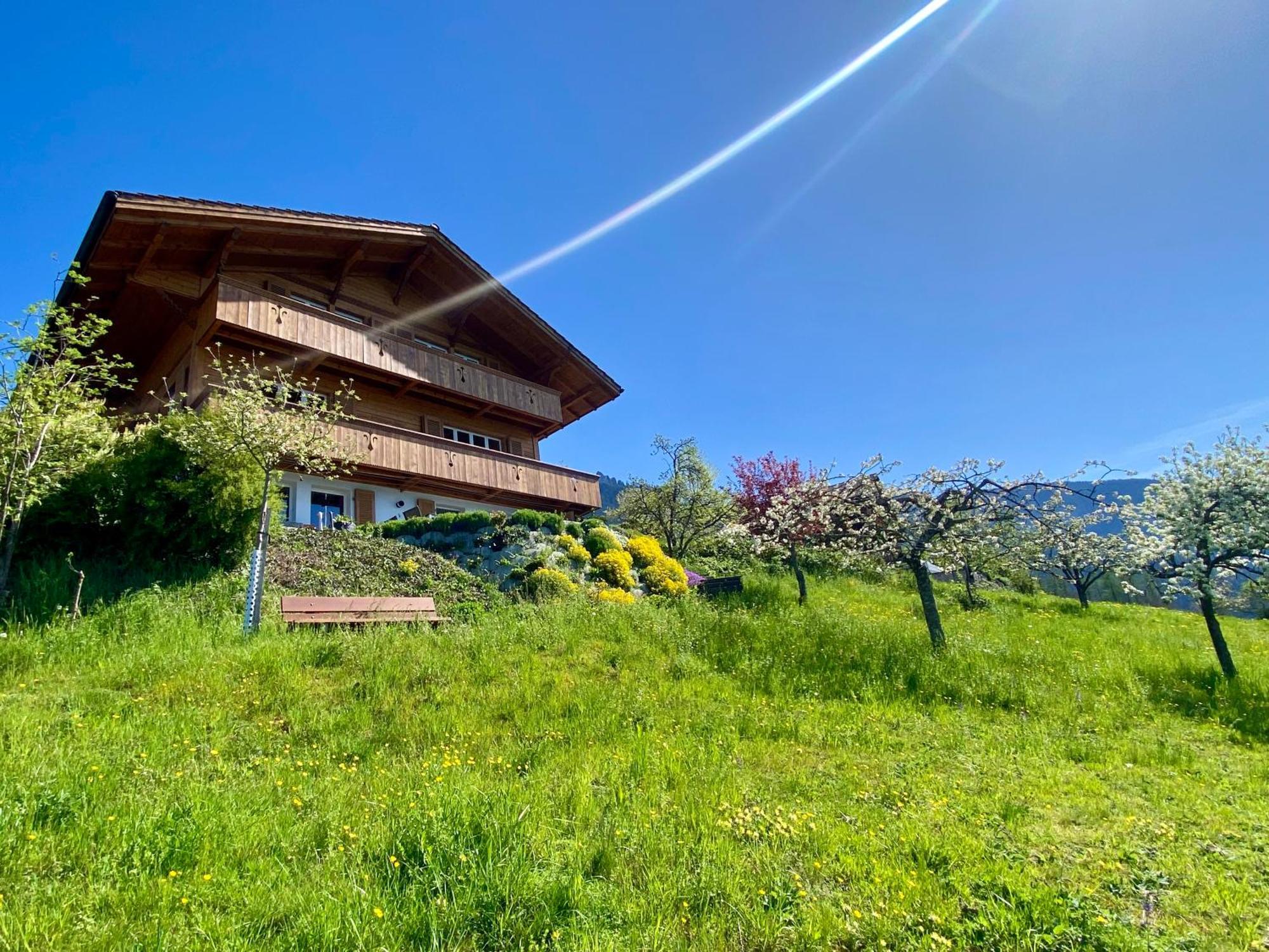 Chalet Egglen "Typical Swiss House, Best Views, Private Jacuzzi" Sigriswil Luaran gambar