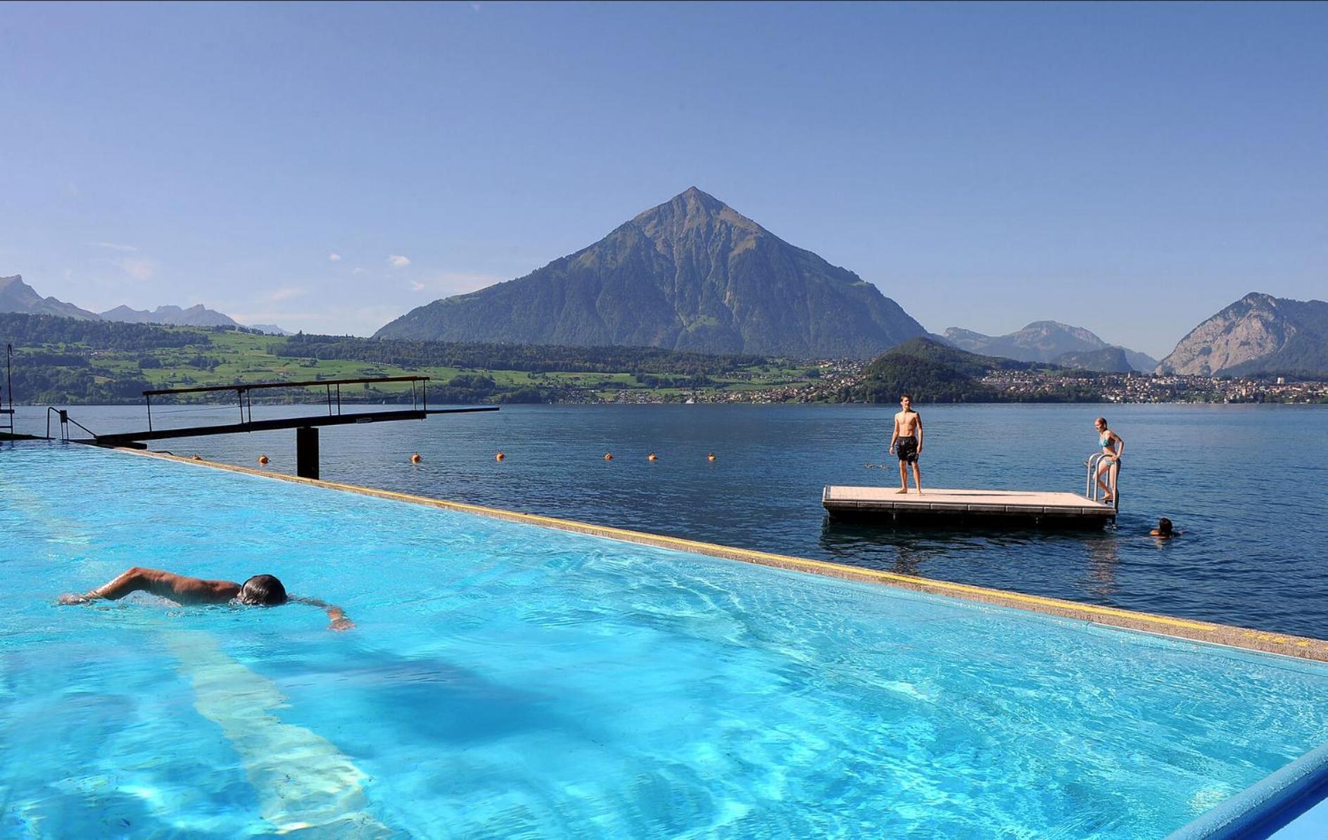 Chalet Egglen "Typical Swiss House, Best Views, Private Jacuzzi" Sigriswil Luaran gambar